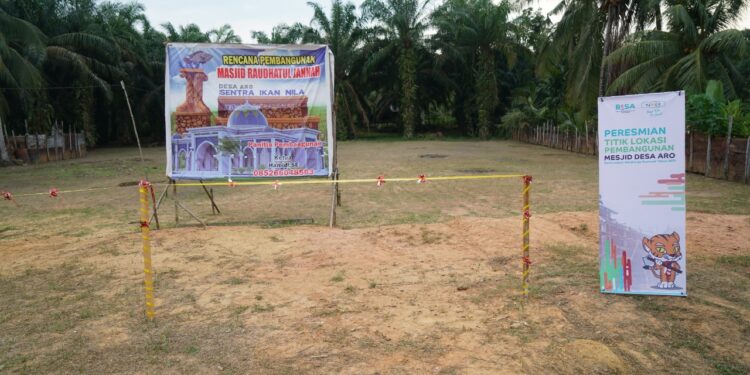 Foto – Gunting Pita Tanda Pembangunan Masjid Raudatul Jannah Desa Muaro Singoan