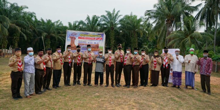 Foto – Gunting Pita Tanda Pembangunan Masjid Raudatul Jannah Desa Muaro Singoan