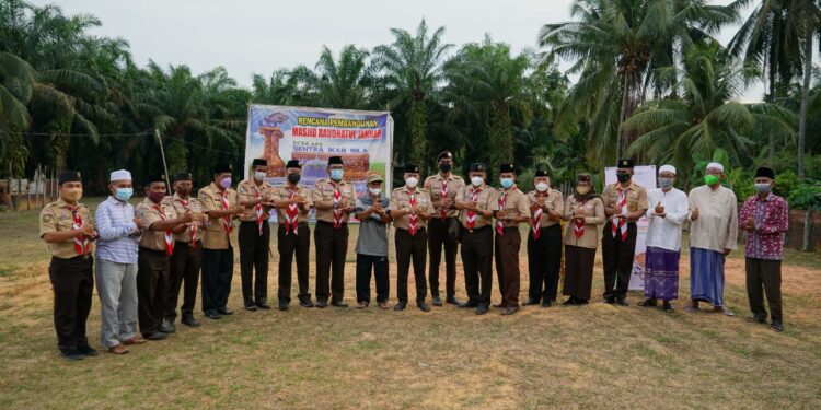 Foto – Gunting Pita Tanda Pembangunan Masjid Raudatul Jannah Desa Muaro Singoan