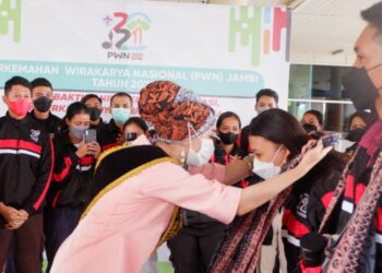 Peserta PWN Jambi Tahun 2021 Disambut Tari Persembahan Beras Kunyit