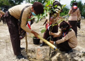 Giat Bakti Fisik : Peserta PWN Jambi Tanam Ratusan Bibit Buah-buahan
