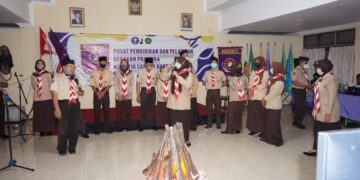 Ketua Kwarcab Bantul Serasa Bernostalgia Hadiri Malam Api Unggun KMD Universitas PGRI Yogyakarta