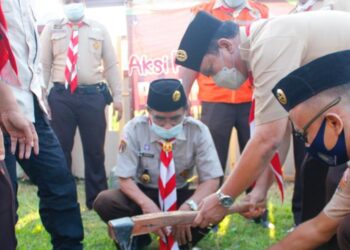Kwarran Tarub Selenggarakan Penanaman 100 Pohon  dan Bagi 1000 Takjil