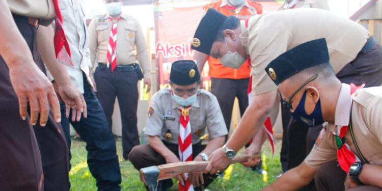 Kwarran Tarub Selenggarakan Penanaman 100 Pohon  dan Bagi 1000 Takjil