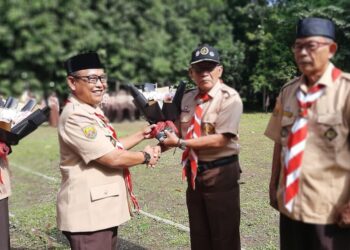 Hari Pramuka, Kwarran Rumpin Beri Penghargaan untuk Tokoh Pramuka