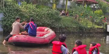 Pramuka Cibinong Adakan Bersih-bersih Cibinong Situ Plaza (CSP)