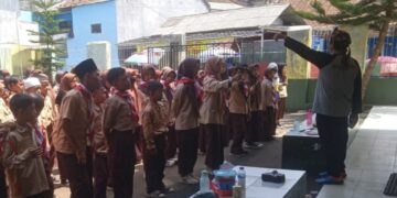 Pramuka Penggalang SDN Kawungluwuk Belajar Materi Kode Kehormatan