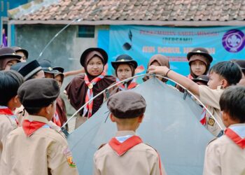 Rasa Senang Siswa MIS Darul Hikmah Kecamatan Tenjolaya Ikuti Perkemahan Pramuka