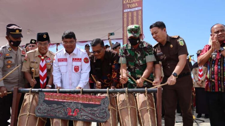 Buka Kemah Kaldera Toba 2022, Kak Nurdin Lubis : Kwarda Sumut Serius ...