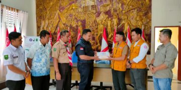 Kwarcab Kampar Serahkan Hasil Penggalangan Dana Bumbung Kemanusiaan ke Kwarda Riau