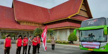 Gubernur Riau Lepas Kontingen Kwarda Riau Mengikuti Kemah Bela Negara Tingkat Nasional 2022