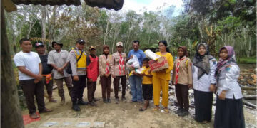Saka Bhayangkara Polsek Mesuji Raya Bantu Keluarga Korban Kebakaran