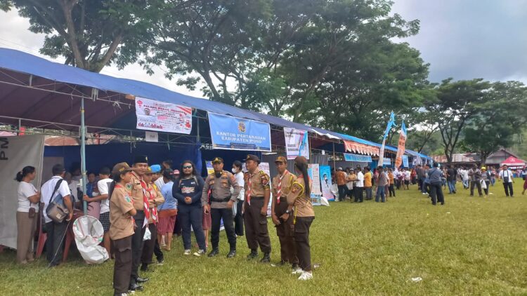 Saka Bhayangkara Kwarcab Poso Dukung Pelaksanaan Program Bunga Desa