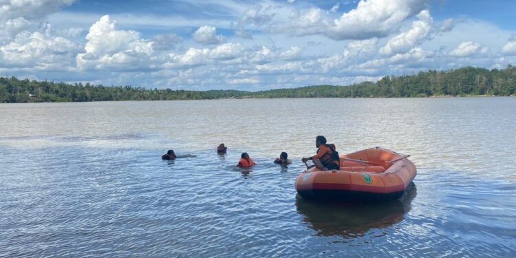 Kerap Banjir, Satgas Pramuka Peduli Riau Selenggarkan Pelatihan Water Rescue