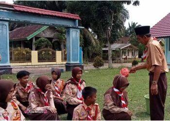 Panggalan SMN 4 Teluk Gelam Mengadakan Pelantikan Penggalang Ramu, Rakit dan Terap