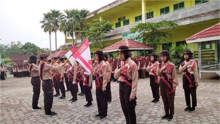 Pangkalan MTs Islamiah Bumi Agung Lempuing Selenggarakan Pelantikan Penggalang Rakit dan Terap