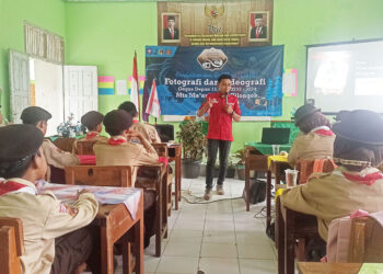 Penggalang MTs Ma’arif NU 2 Cilongok Dilatih Menjadi Konten Kreator