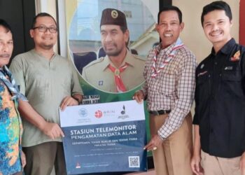 Tim Peneliti Lab SSTK UGM Pasang Alat Pengukur Konsentrasi Gas Radon di Kwarda Aceh