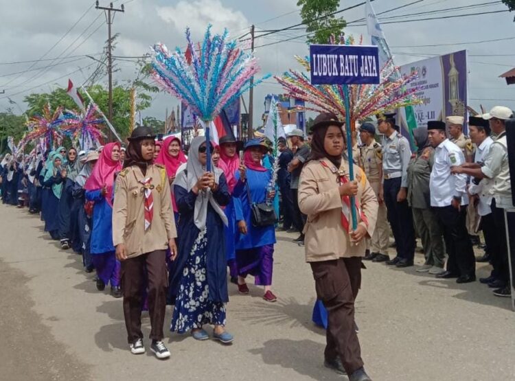 Anggota DKR dan Pramuka Peduli Kwarran Rengat Barat Ikut Sukseskan Gelaran MTQ ke-52 Tahun 2023