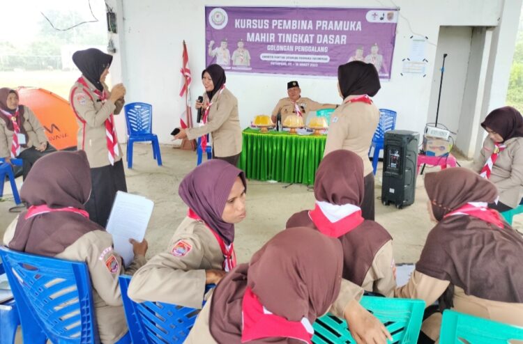 Peserta KMD Patimpeng Lakukan Praktek Membina Pramuka Penggalang