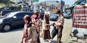 Jelang Ramadhan, Pramuka Penegak Kwarran Parung Ikuti Gerakan Urus Sampah Bersama Masyarakat