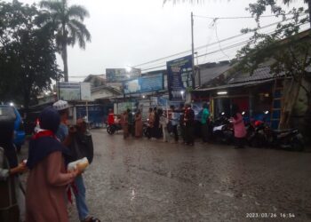 Adakan Aksi Peduli Sesama, Pramuka Kwarran Citeureup Bagikan 200 Paket Takjil Gratis