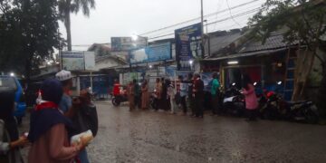 Adakan Aksi Peduli Sesama, Pramuka Kwarran Citeureup Bagikan 200 Paket Takjil Gratis