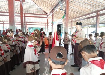 35 Anggota Pramuka SDII Al Abidin Sragen, dilantik menjadi Pramuka Siaga Mula