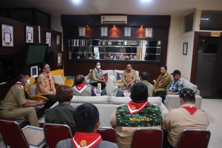 Kwarnas Serahkan Piagam Penghargaan Karya Bakti Lebaran Tahun 2022 kepada Kwarda Jabar