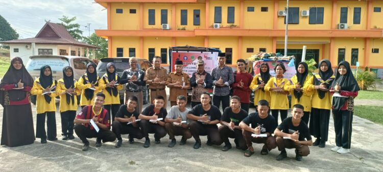 Ketua Kwarcab Rohul Lepas Kontingen LT IV Kwarda Riau