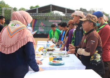 Lomba Menyajikan Makanan Sehat yang mengandung protein hewani