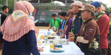 Lomba Menyajikan Makanan Sehat yang mengandung protein hewani