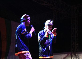 Kontingen Sumatera Barat, Memeriahkan Kegiatan Giat Malam Dengan Nyanyian Lagu.