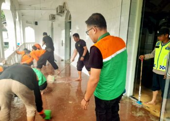 Kak Mastomi dari Kwarda Riau Ikut Serta dalam Operasi Penanggulangan Banjir dan Tanah Longsor di Kabupaten 50 Kota