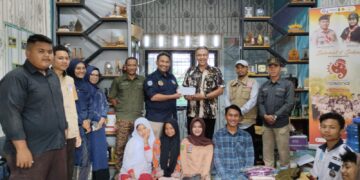 Kwarcab Pekanbaru Serahkan Donasi Peduli Banjir kepada Kwarda Riau