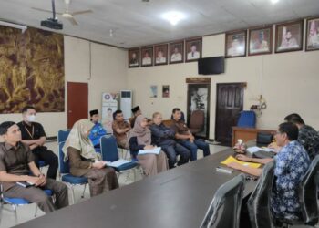 Ketua Kwarda Riau serahkan SK Staf Kwarda Riau 2024