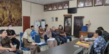 Ketua Kwarda Riau serahkan SK Staf Kwarda Riau 2024