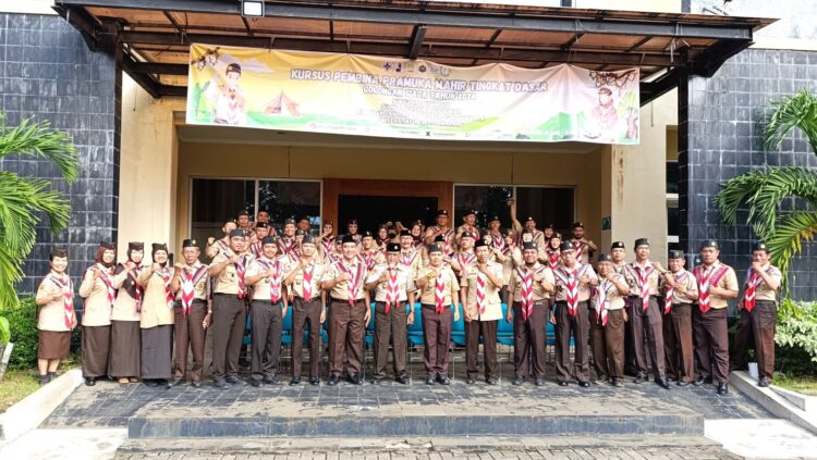 Kwartir Cabang Kota Semarang menyelenggarakan kegiatan Kursus Pembina Pramuka Mahir Tingkat Dasar bagi mahasiswa PGSD Unnes