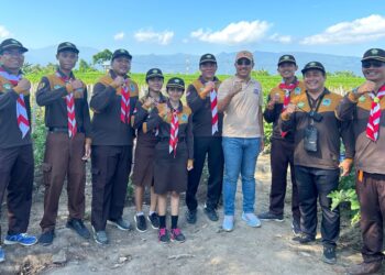 Kolaborasi Lawan Inflasi, Saka Kalpataru Buleleng Ikuti Panen Perdana Cabai dan Terong di Hutan Kota