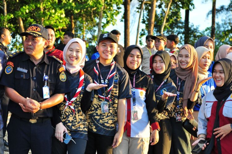 Peserta Kemah Pemuda Pesisir 2024 Lepas 300 Tukik Ke Laut