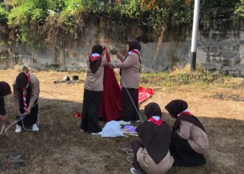 Pembina Pramuka Peserta KMD Kwarcab Sawahlunto Ikuti Praktek Lapangan