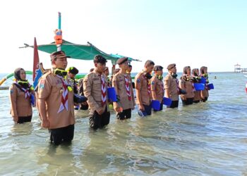 Kwarda Jatim Tingkatkan SDM dengan Keterampilan Selam bagi Anggota Pramuka