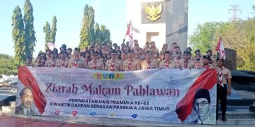 Peringati Hari Pramuka Ke-63, Kwarda Jatim Selenggarakan Ziarah Makam Pahlawan dan Tabur Bunga