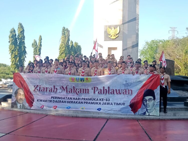 Peringati Hari Pramuka Ke-63, Kwarda Jatim Selenggarakan Ziarah Makam Pahlawan dan Tabur Bunga