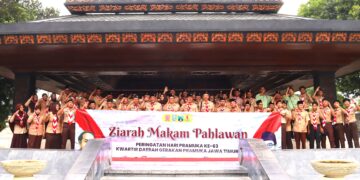 Teladani Perjuangan Pahlawan, Kwarda Jatim Ziarah Makam Sang Proklamator Bung Karno di Kota Blitar