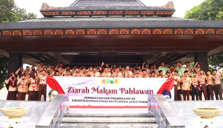 Teladani Perjuangan Pahlawan, Kwarda Jatim Ziarah Makam Sang Proklamator Bung Karno di Kota Blitar