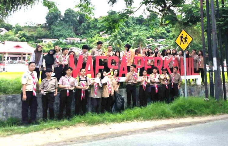 Pramuka SMA Negeri 4 Manado Laksanakan Kegiatan Bersih Lingkungan: Komitmen pada Kebersihan dan Kepedulian Sosial