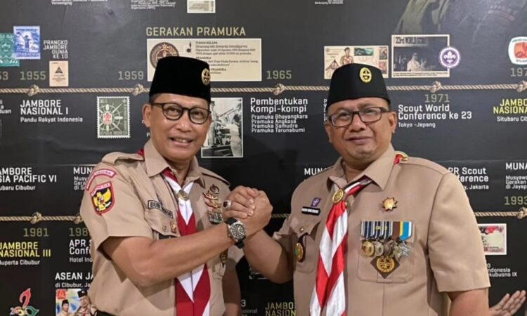 Ketua Kwarcab Banyumas Kak Agus Nur Hadie Terima Lencana Melati