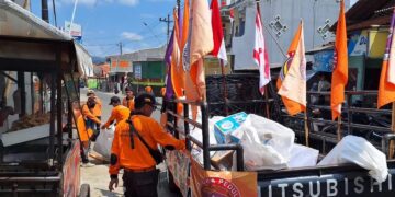 Ikuti Karnaval, Pramuka Peduli Kwarran Gumelar Bersihkan Rute