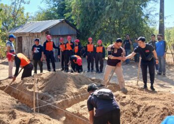 Turut Mengentaskan Kemiskinan di Bali, Pramuka Buleleng Kembali Lakukan Bedah Rumah